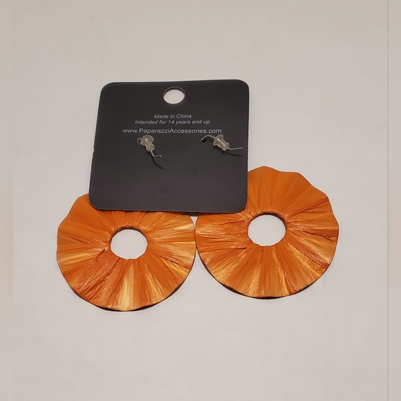 Paparazzi Orange Wavy Disc Dangle Earrings - Picture 4 of 4